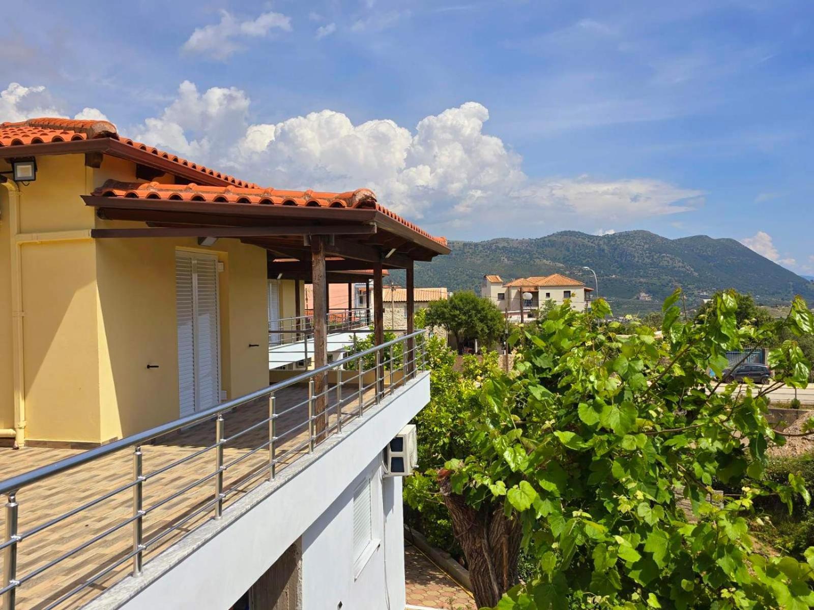 Philoxenia Guest House Himarë Exterior foto
